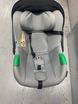 Carrito de bebé Kinderkraft negro y gris 3-1