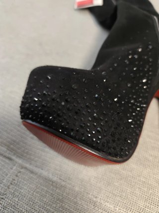 Botas altas negras con pedrería