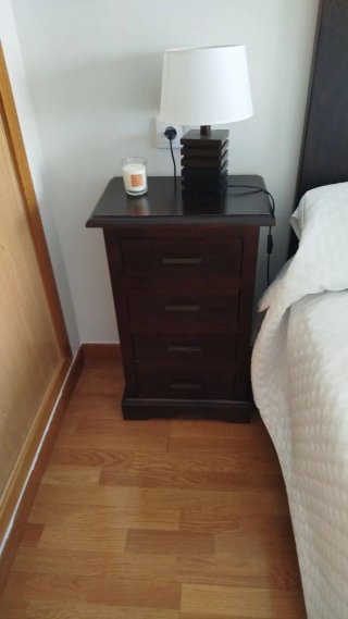 Kit dormitorio cabecero y dos mesitas de noche.