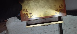 Mesa auxiliar pie de mármol y madera