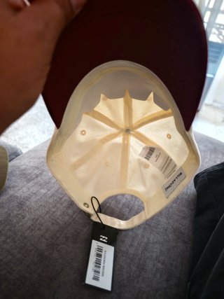 Gorras totalmente nuevas.