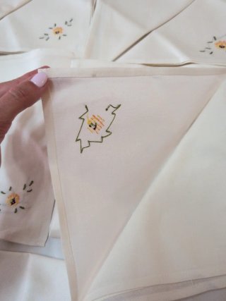 12 Servilletas Bordadas a Mano