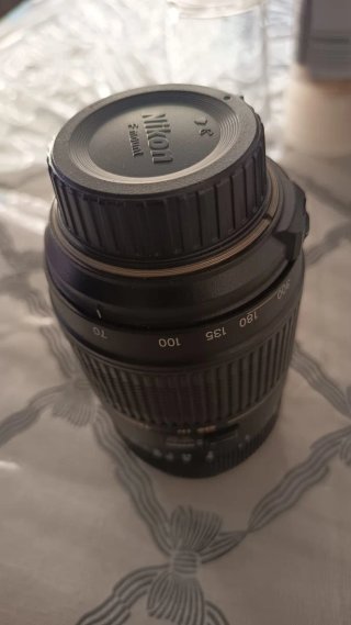 Objetivo Tamron 70-300mm Tele-Macro