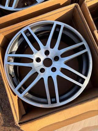Llantas Réplica Audi RS4 8x18 5x112