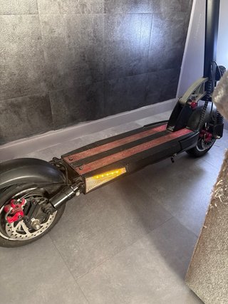 Patinete Eléctrico con Luz LED