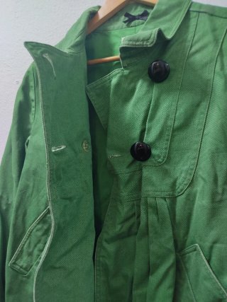 Chaqueta verde estilo vintage, de Sfera. Talla 40
