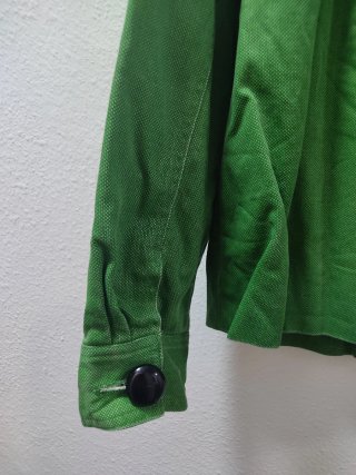 Chaqueta verde estilo vintage, de Sfera. Talla 40