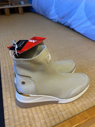 Zapatillas cuña XTI T41 sin estrenar