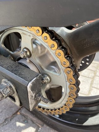 SUZUKI SV650S 2006 – 25.000 km – Único propietario