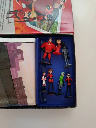 Libro aventuras de la película Los increíbles 2