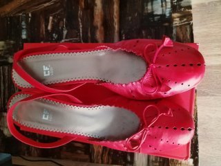 Zapatos marca LODI Piel Rojos