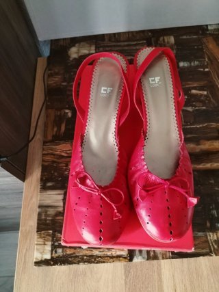 Zapatos marca LODI Piel Rojos