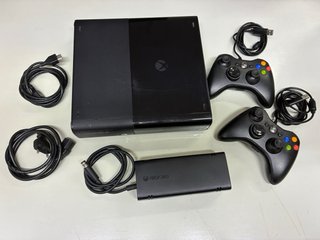 Xbox 360 250GB Negra + 2 mandos cámara accesorios