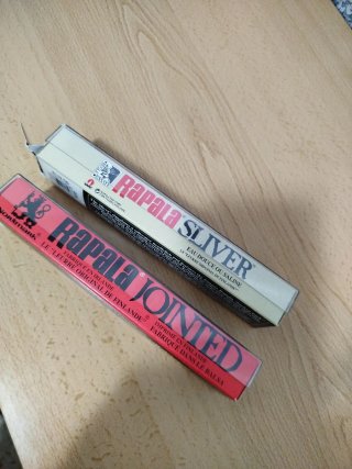 2 señuelos Rapala Floating y Sliver