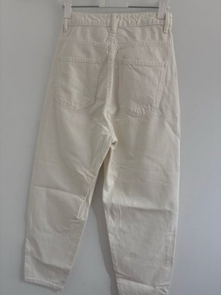 Pantalón vaquero beige