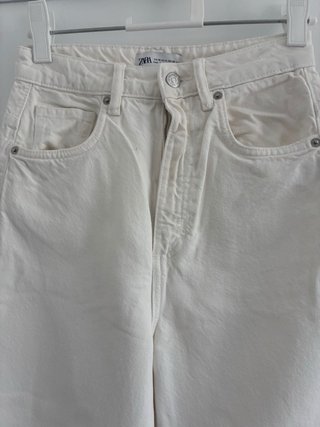 Pantalón vaquero beige