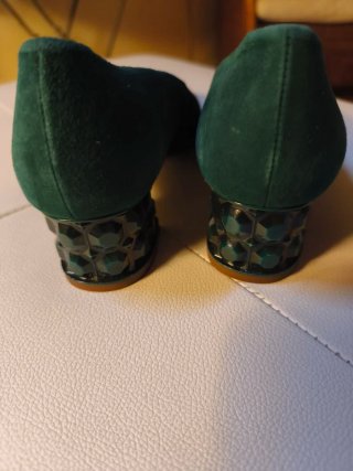 Zapatos BelleHari Piel Verde Tacon, en ante verde