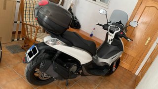 Piaggio Beverly 350cc Blanca Tlf. 690256428