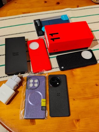 OnePlus 11 16/256GB + Accesorios