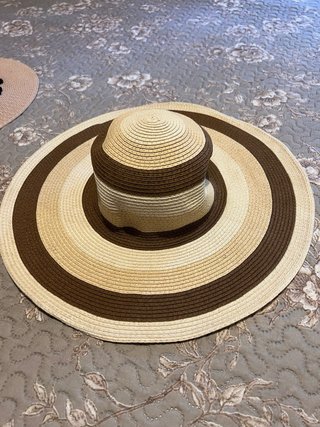 Sombrero de paja con rayas