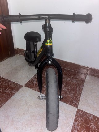 Bicicleta de equilibrio BIKID negra
