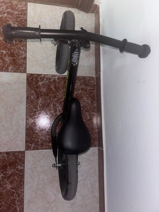 Bicicleta de equilibrio BIKID negra