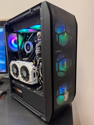 PC Personalizado ASUS Blanco y Negro