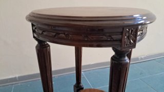 Tavolo rotondo in legno classico