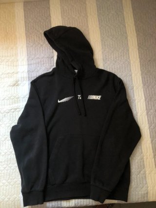 Sudadera Nike con capucha negra