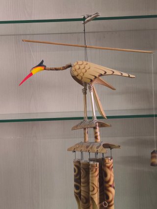 Carrillón de viento de bambú con pájaro movil