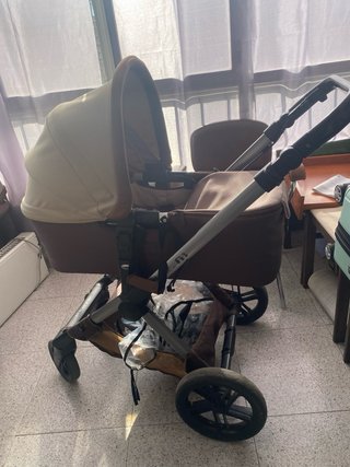 Silla de coche para bebé marrón