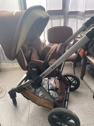 Silla de coche para bebé marrón