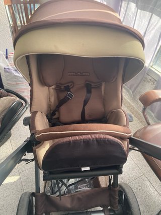 Silla de coche para bebé marrón