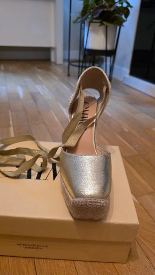 Alpargatas Gaimo Cuña Doradas 11cm Nuevas