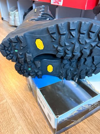 Botas Haix Tibet Talla 45 Negras, suelas vibram