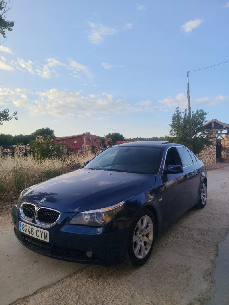 BMW Serie 5 2004 - foto 1