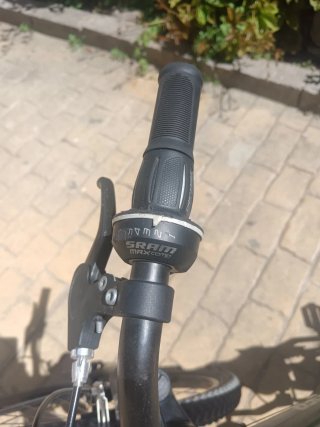 Bicicleta Rock Rider 24" para niños entre 8-12años
