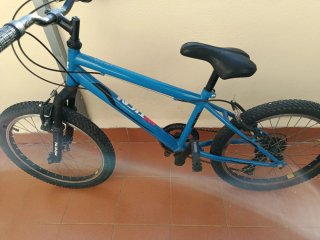 Bicicleta infantil azul