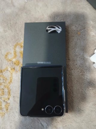 Samsung Galaxy Z Flip7 Caja Negra