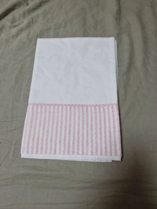 Sábana  encimera cuna blanca con rayas rosas