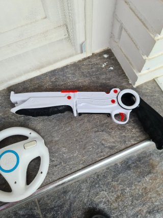 Accesorios Wii: Volante, 2 Micrófonos y Rifle