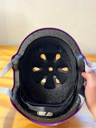Casco de bici morado