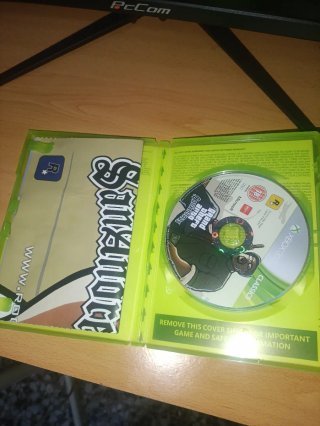 Incluye maa y jueo Xbox 360 Grand Theft Auto San