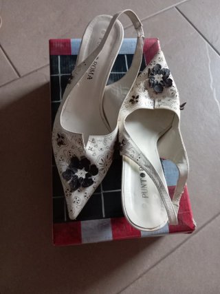 Zapatos de vestir con flores