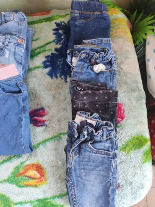 Vaqueros infantiles con estampados 2-3 años