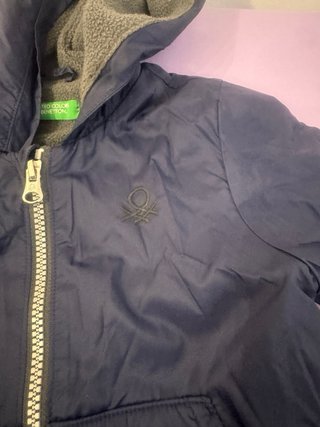 Chaqueta/chubasquero/cazadora benetton 12-18 meses