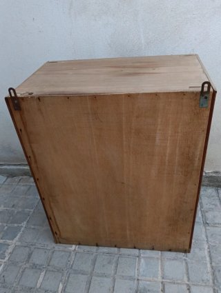 Antigua carnera o fresquera de madera