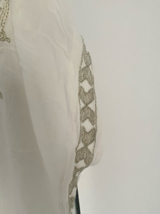 Caftán blanco bordado Amichi talla S