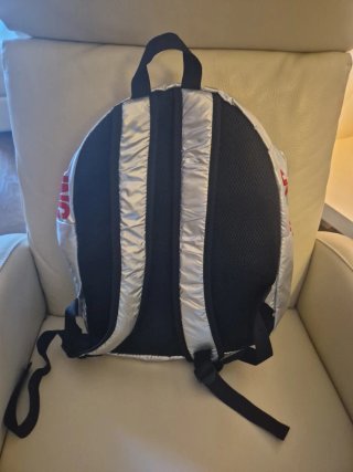 Mochila Carolina Herrera 212 Plata Roja