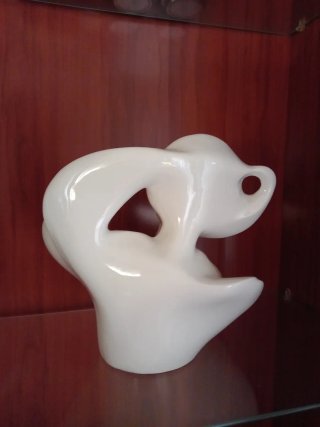 Figura decorativa mujer tocado dorado
